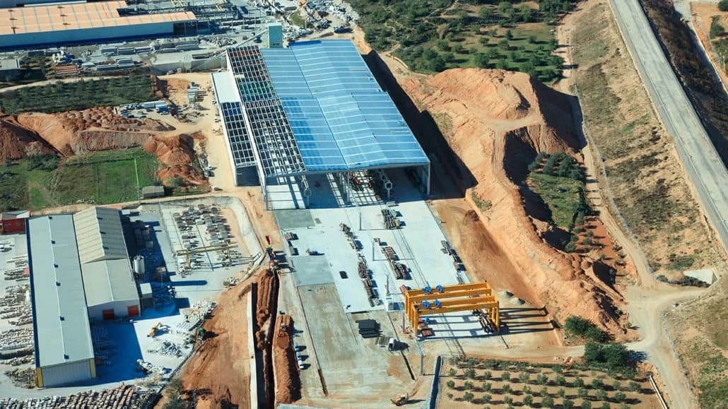 Construcción de nave industrial en el Polígono Industrial Buñol de 35.000m2 para Pacadar S.A para la fabricación de prefabricados de hormigón.