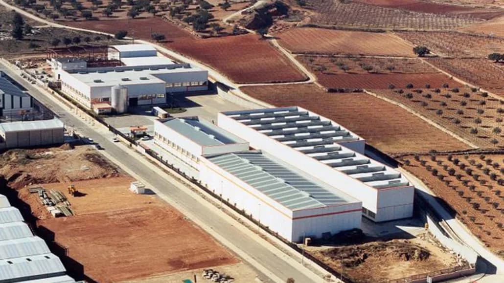 Construcción de nave industrial en el Polígono Industrial Chiva de 20.000m2 para SP Berner S.A para la de plástcios.