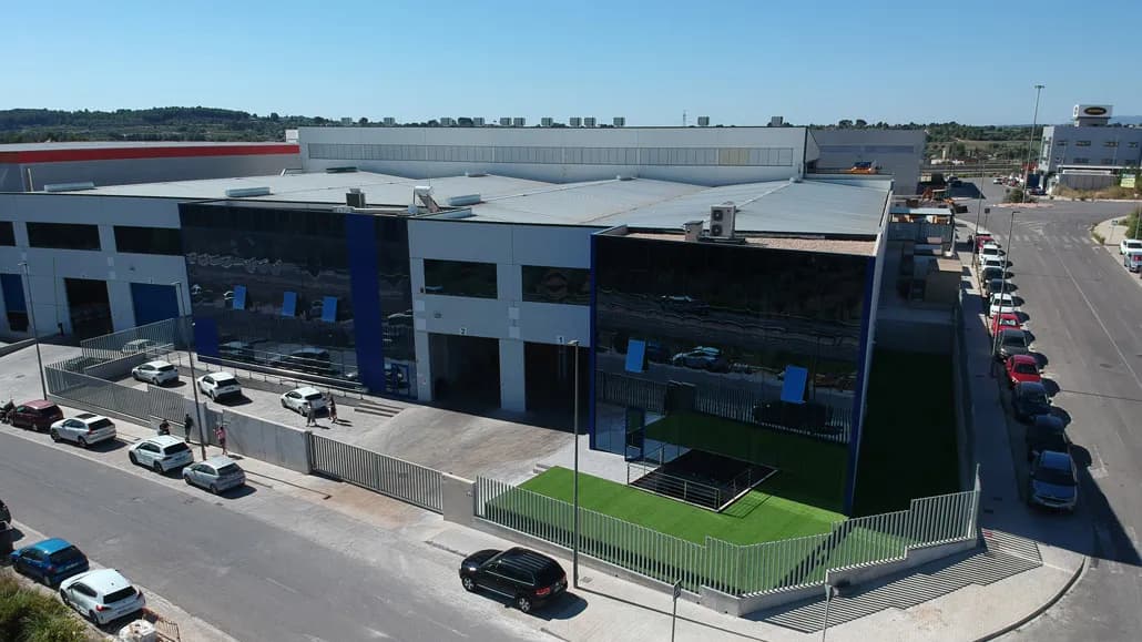 Construcción de nave industrial en el Polígono Industrial Castilla Cheste de 15.000m2 para Berioska S.A para la fabricación y distribución de artículos de higiene.
