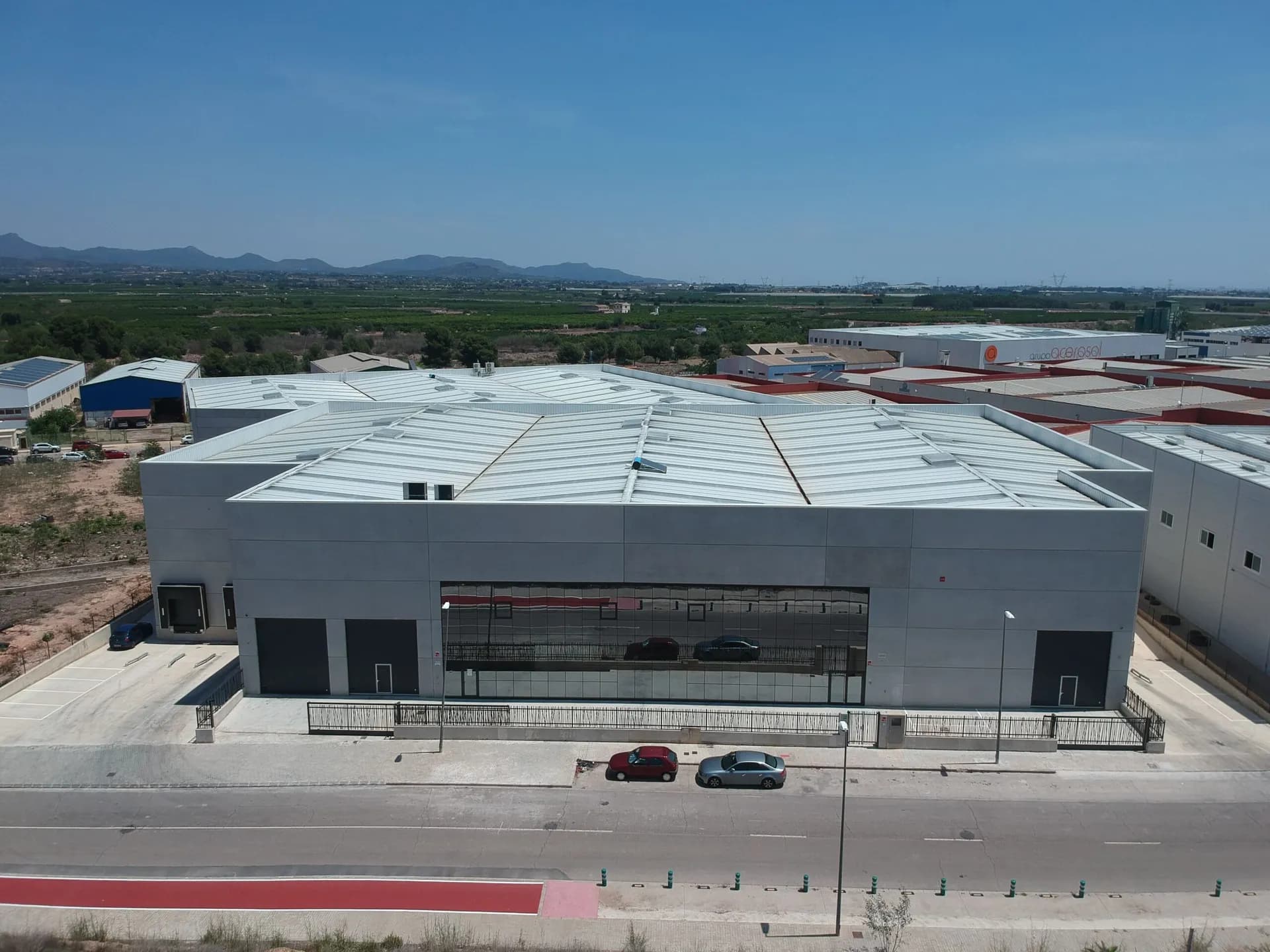 Construcción de nave industrial en el Polígono Industrial Bétera(Valencia) de 4.500m2 para Ecogest Trade S.L