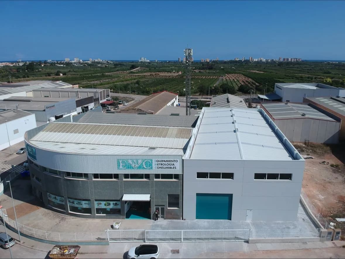 Construcción de Nave industrial de1.600m2 para Redima Group en Polígono Industrial de la Pobla de Farnals para la producción de maquinaria.